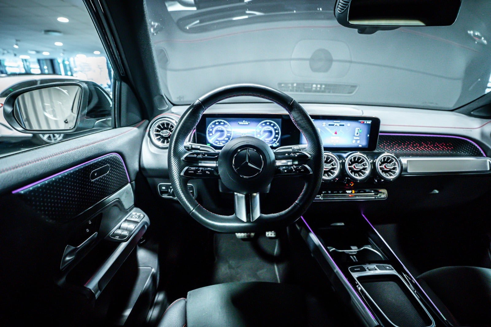 Sort Mercedes EQB250+ fra 2025