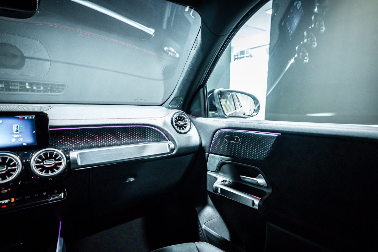 Sort Mercedes EQB250+ fra 2025