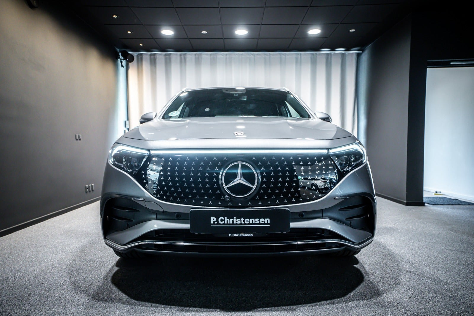 Grå Mercedes EQA250+ fra 2026
