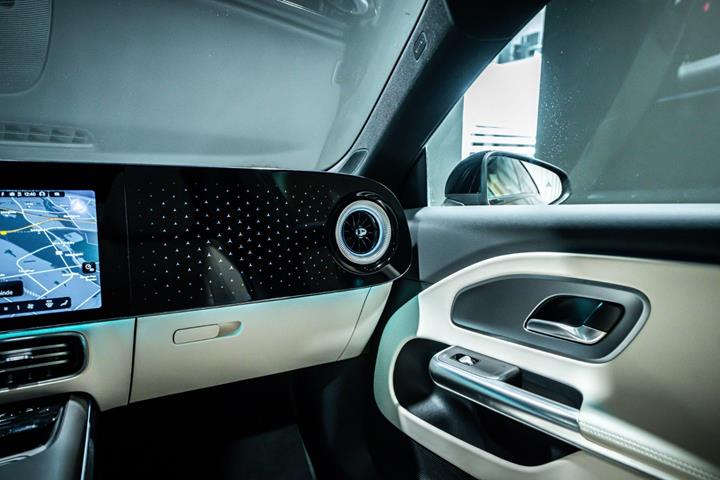 Sort Mercedes CLA250+ fra 2026