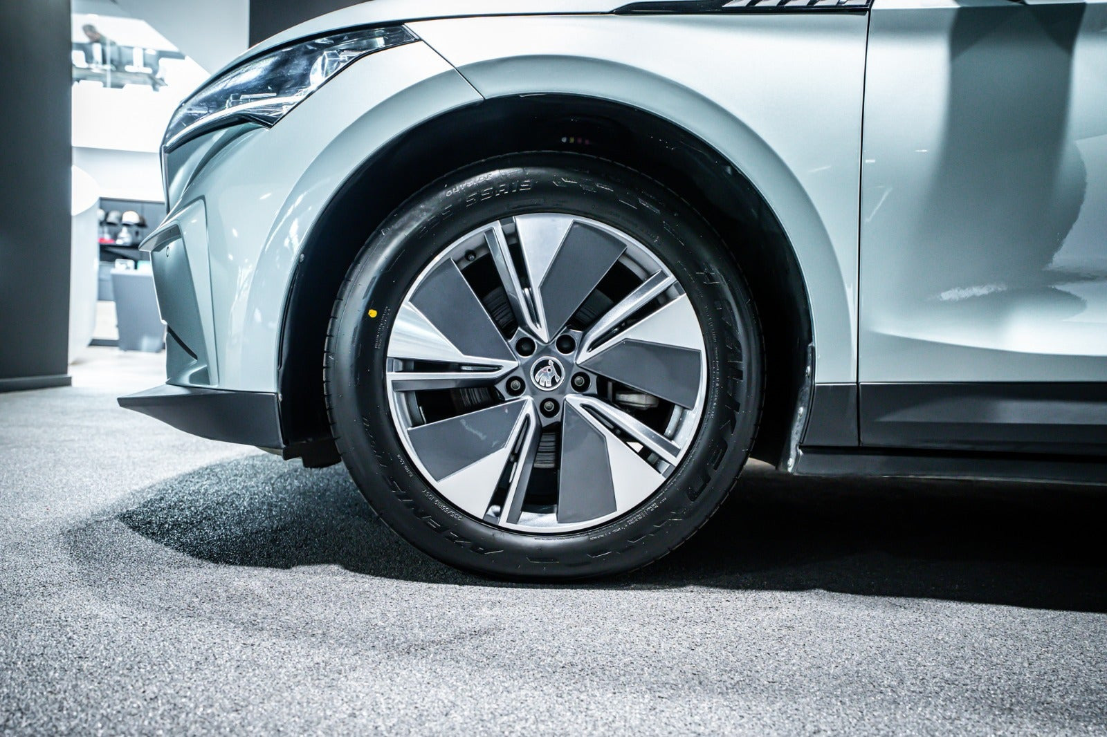 Grøn Skoda Enyaq fra 2023