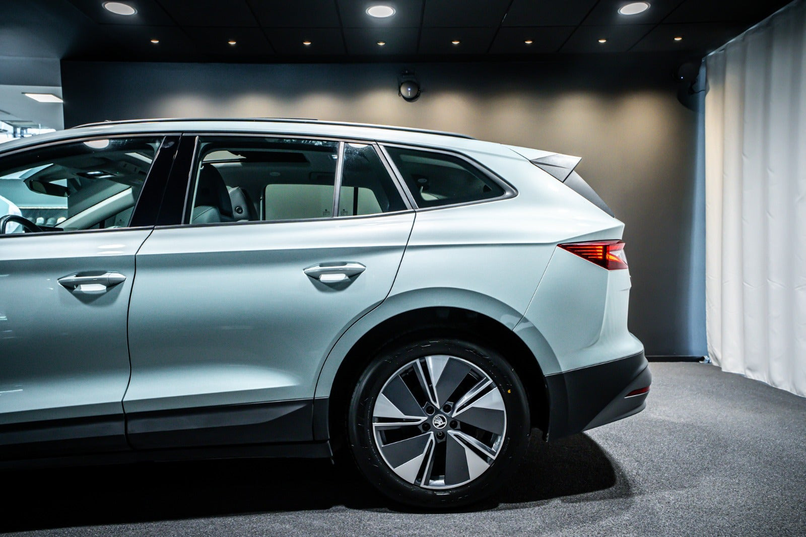Grøn Skoda Enyaq fra 2023