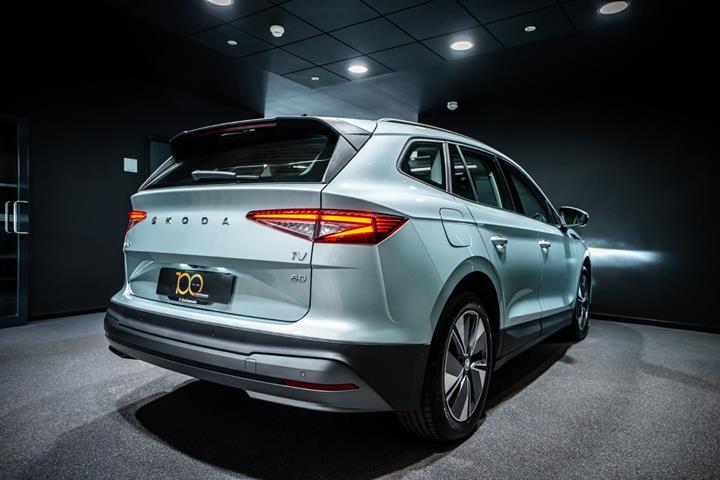Grøn Skoda Enyaq fra 2023