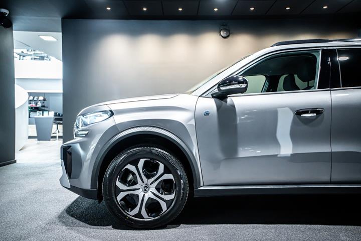 Grå Citroën e-C3 Aircross fra 2025