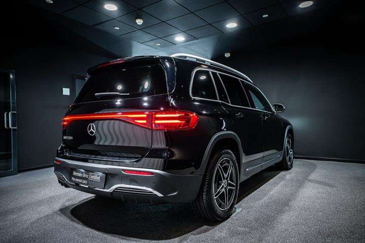 Sort Mercedes EQB250+ fra 2025