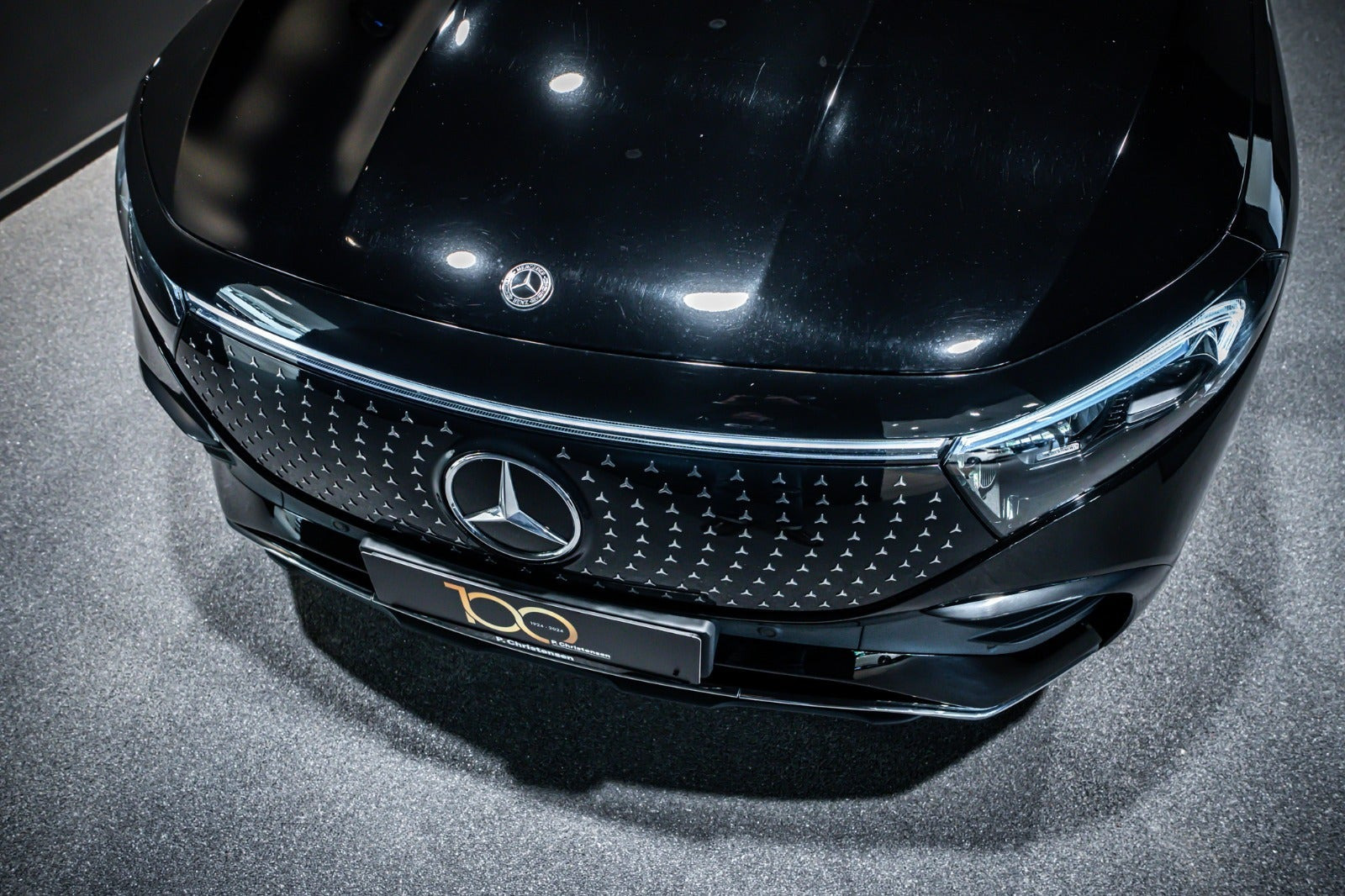 Sort Mercedes EQB250+ fra 2025