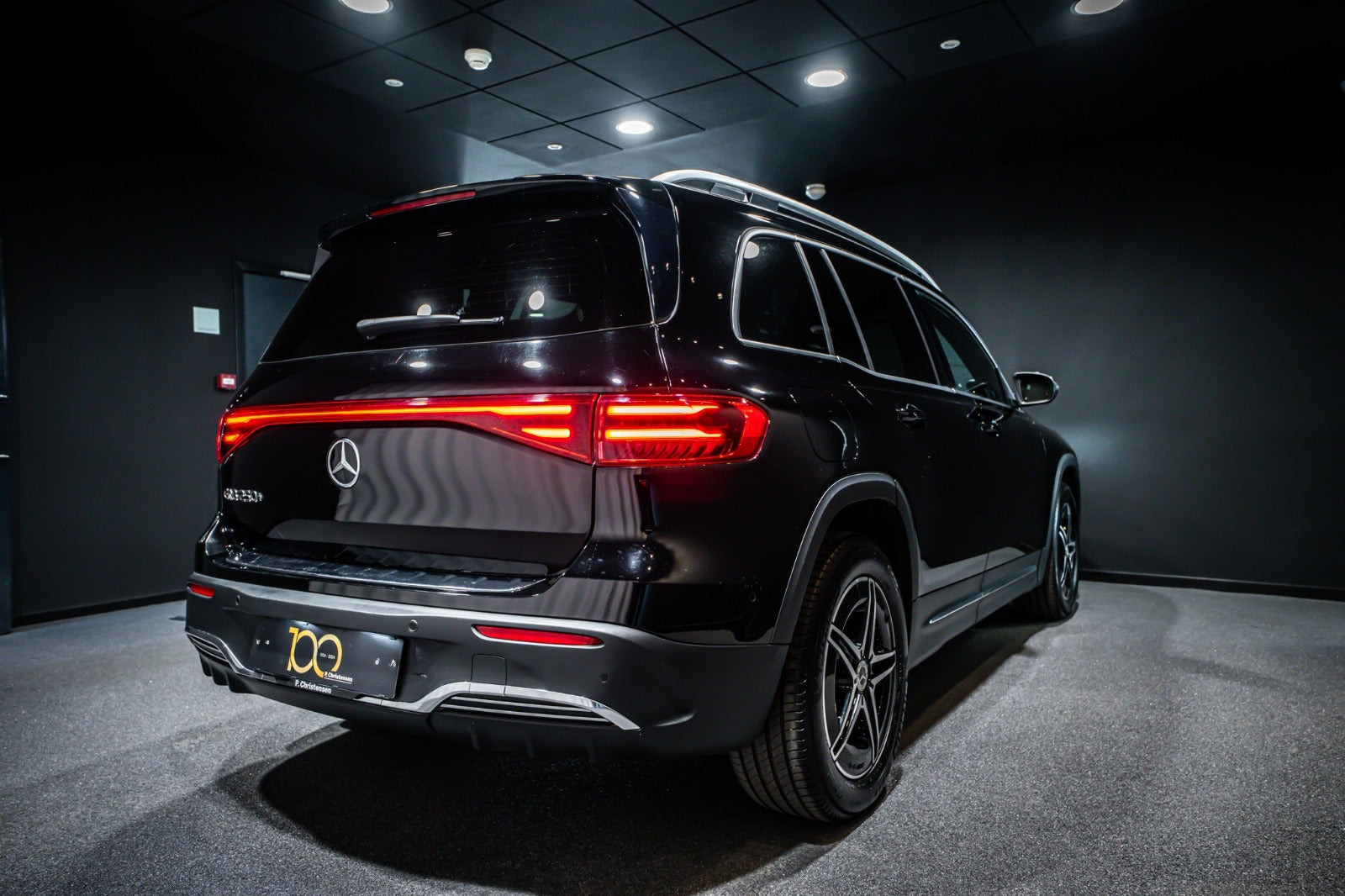 Sort Mercedes EQB250+ fra 2025