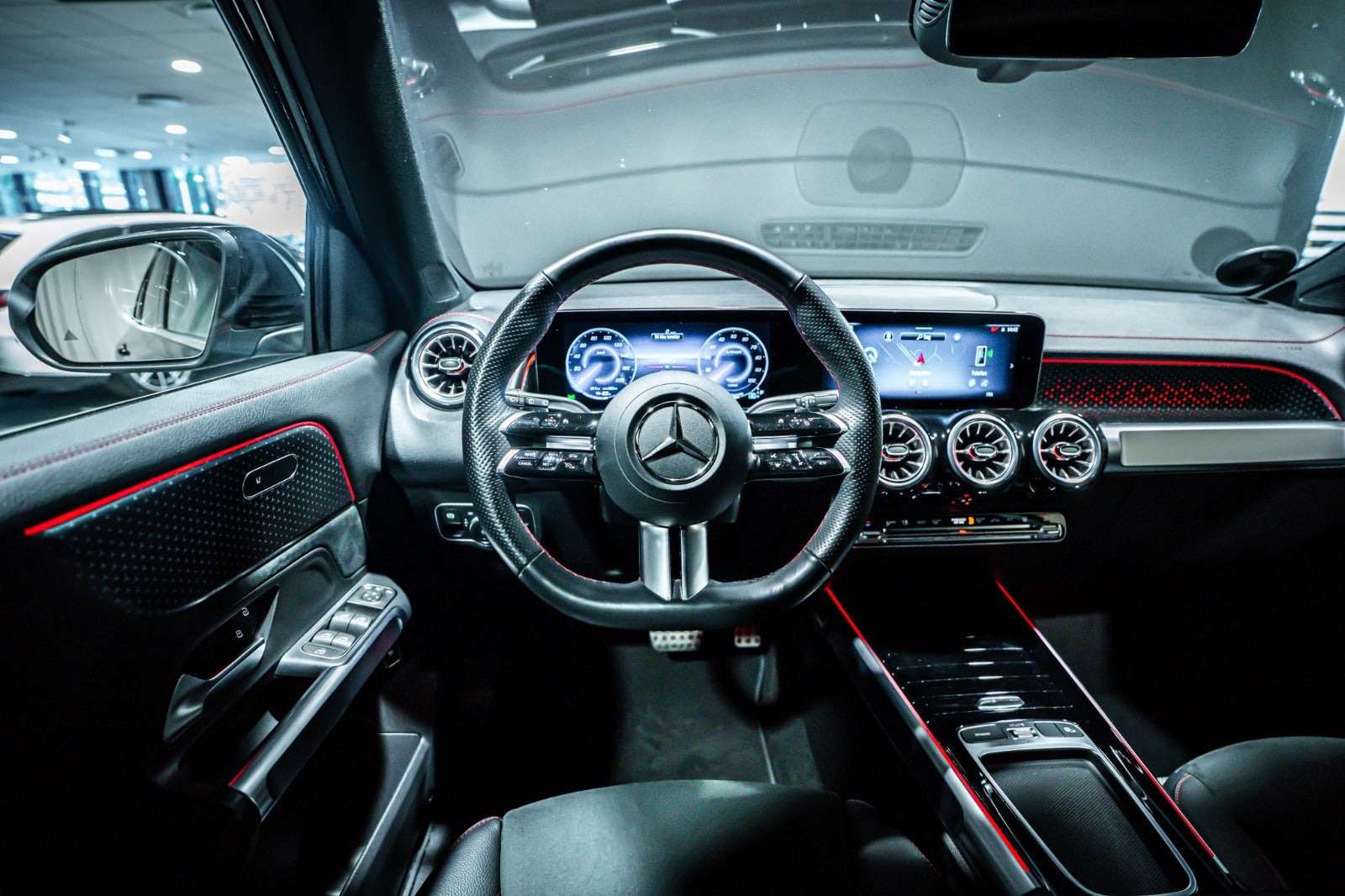 Sort Mercedes EQB250+ fra 2025