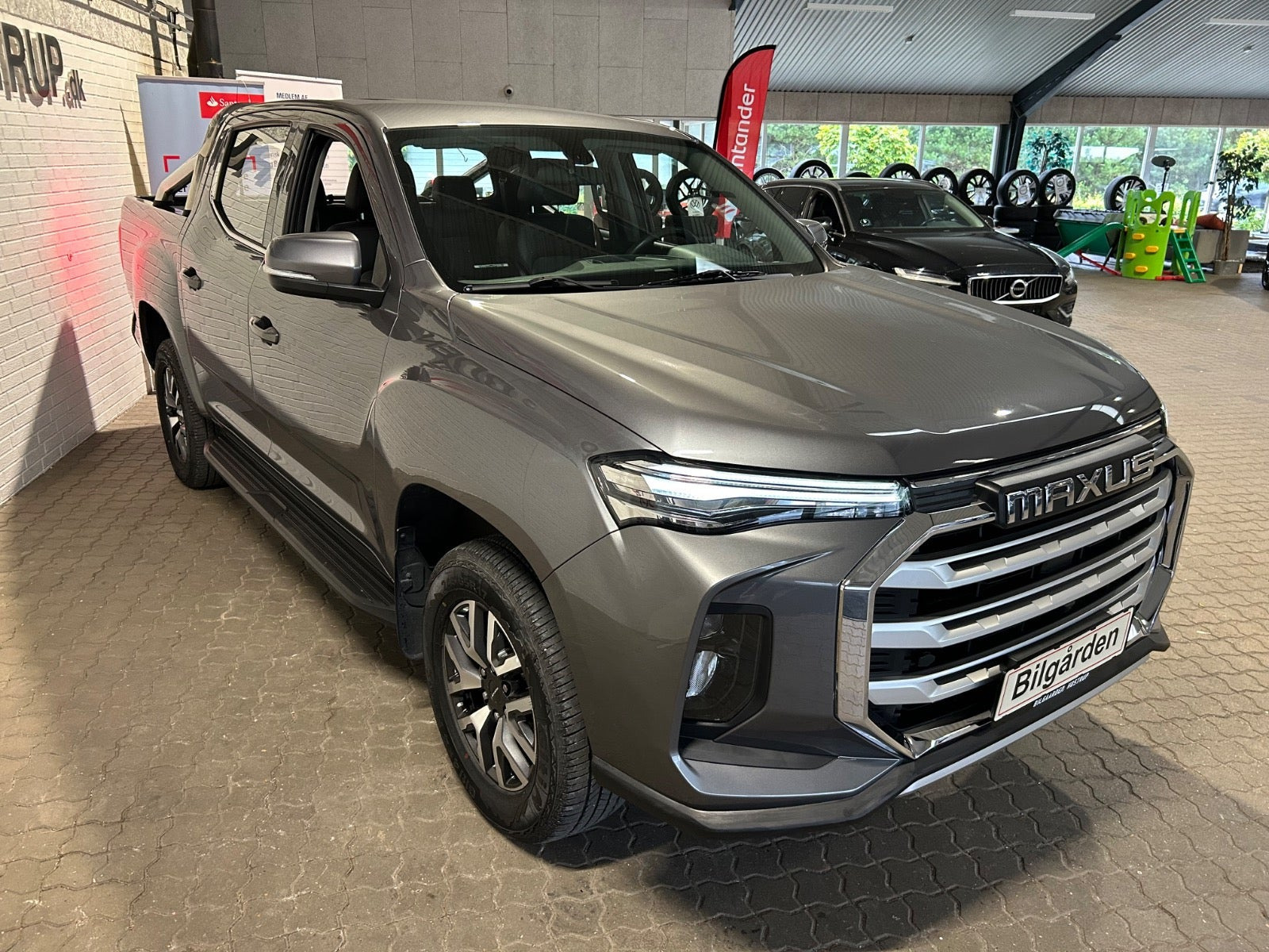 Grå Maxus eT90 fra 2023