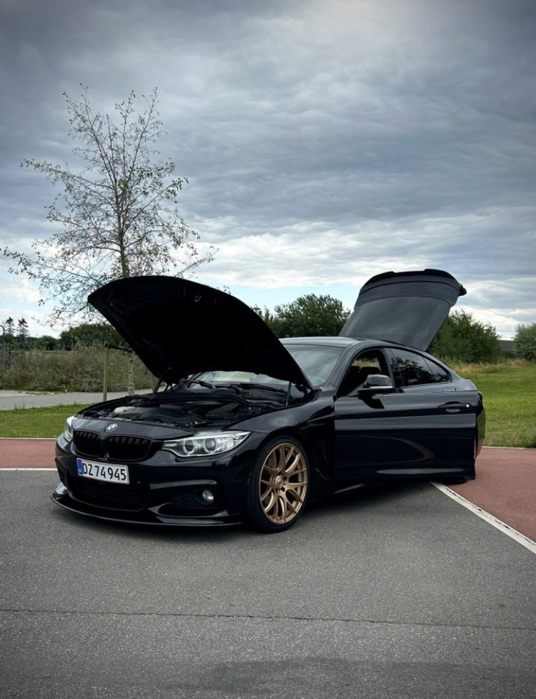 Sort BMW 4-serie fra 2016