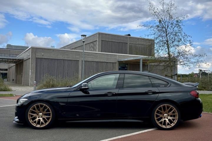 Sort BMW 4-serie fra 2016