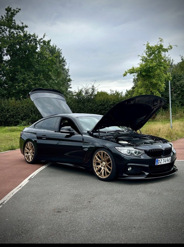 Sort BMW 4-serie fra 2016