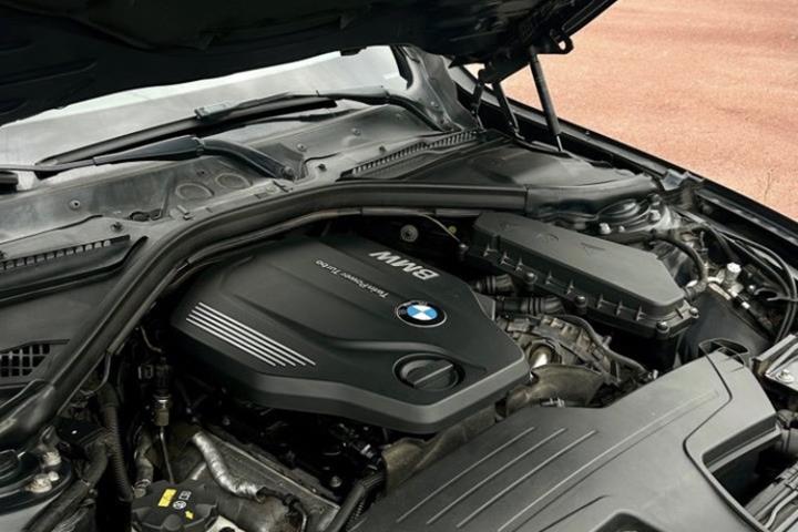 Sort BMW 4-serie fra 2016