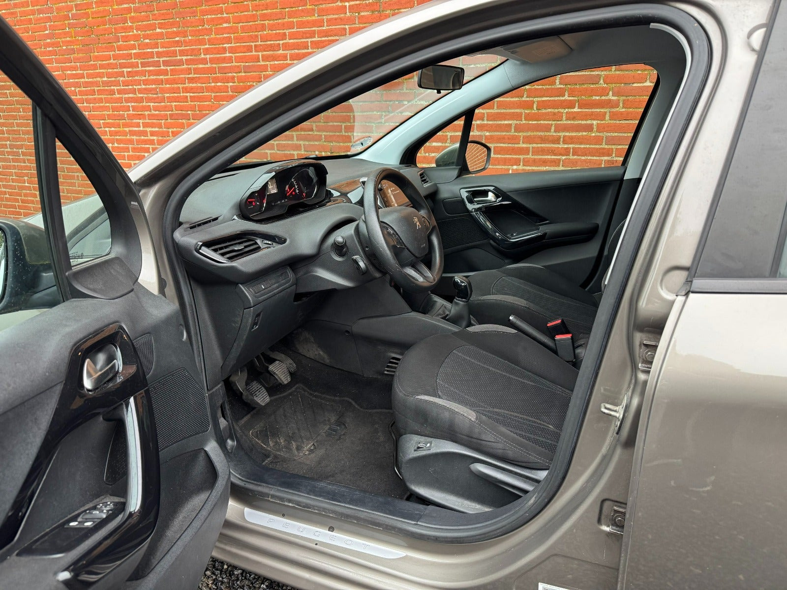 undefined Peugeot 208 fra 2012