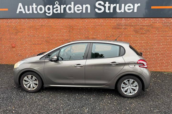 undefined Peugeot 208 fra 2012