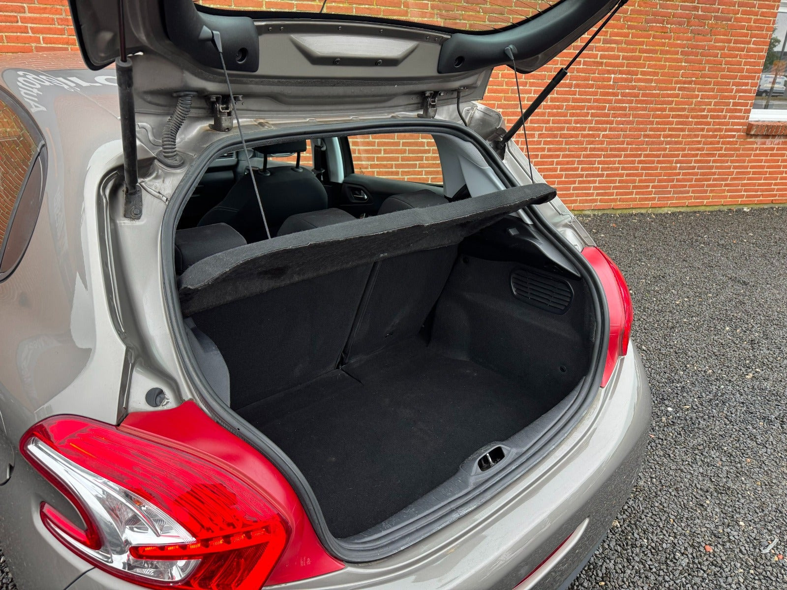 undefined Peugeot 208 fra 2012