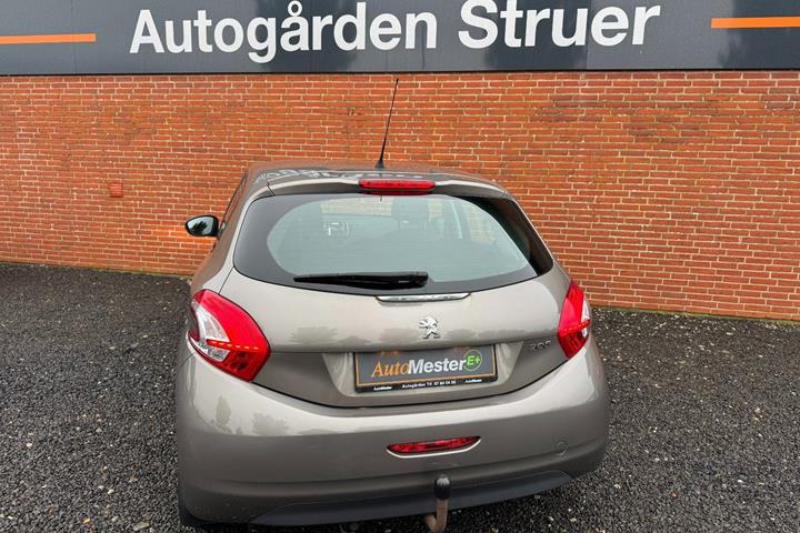 undefined Peugeot 208 fra 2012
