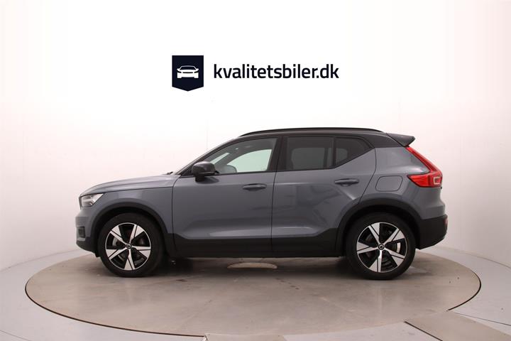 Grå Volvo XC40 fra 2021