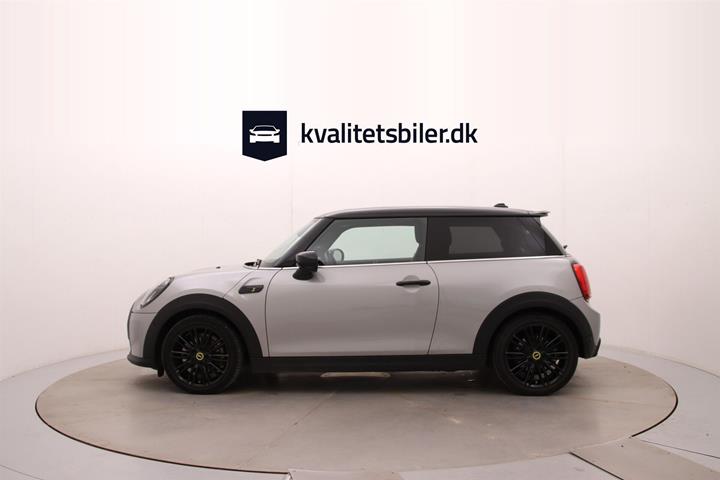 Sølv Mini Cooper fra 2023