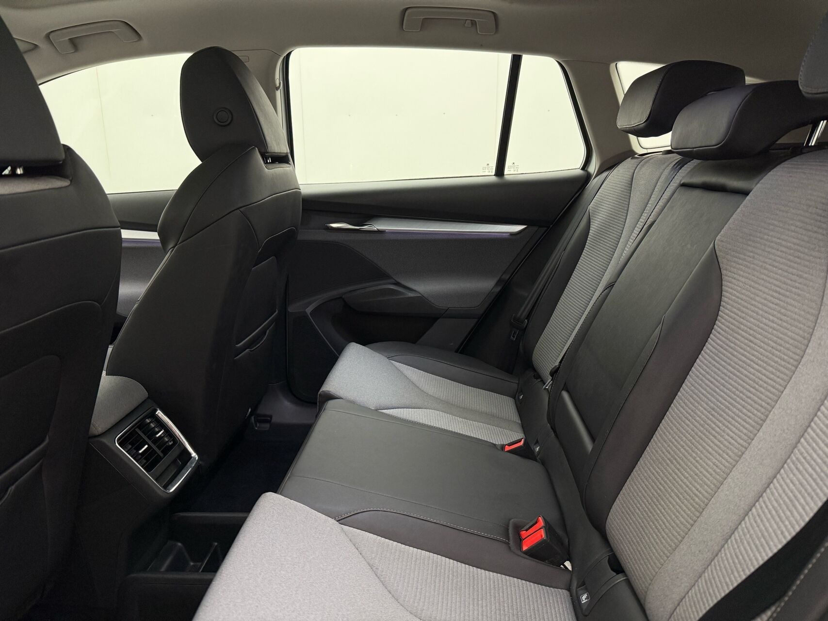 Sølv Skoda Enyaq fra 2021