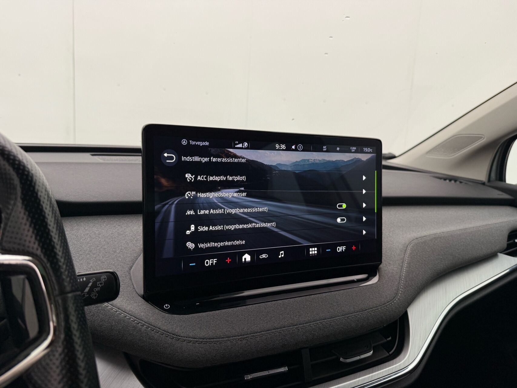 Sølv Skoda Enyaq fra 2021