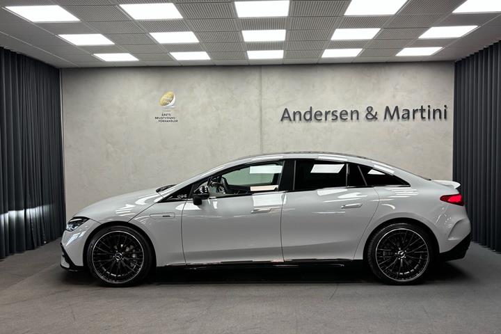 Grå Mercedes EQE 43 AMG fra 2025