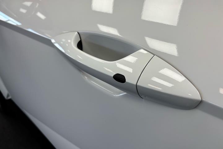 Hvid Hyundai Kona fra 2025