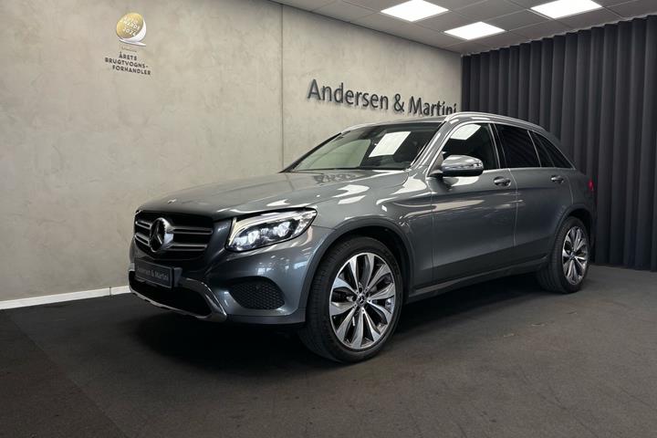 Grå Mercedes GLC250 fra 2017