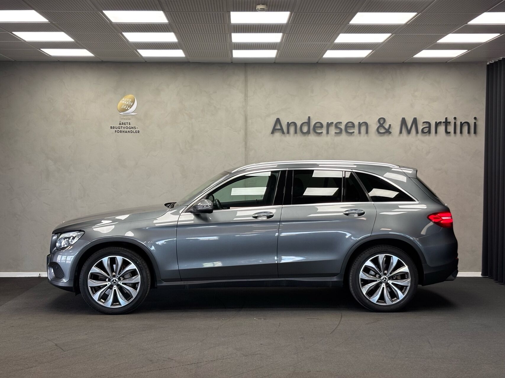 Grå Mercedes GLC250 fra 2017