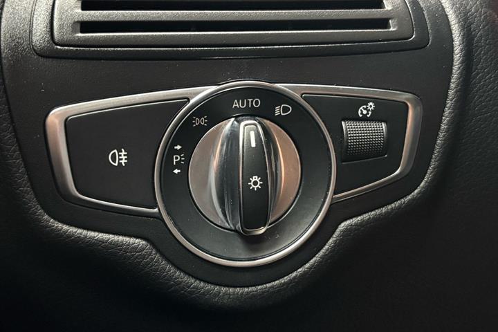 Grå Mercedes GLC250 fra 2017