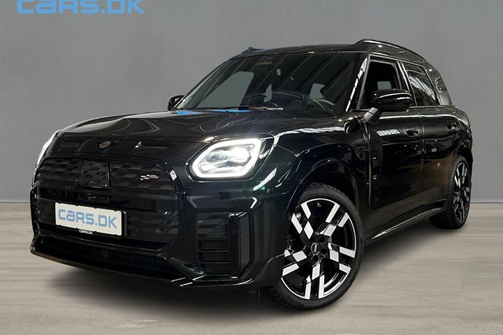 Sort Mini Countryman fra 2025 set udefra