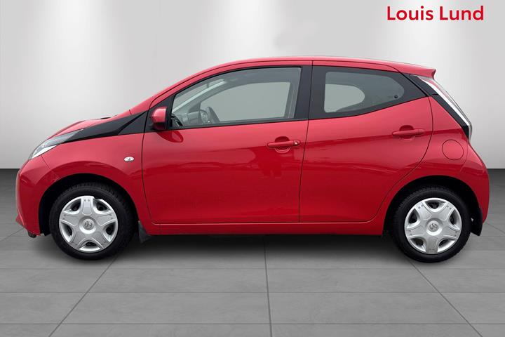 Rød Toyota Aygo fra 2015