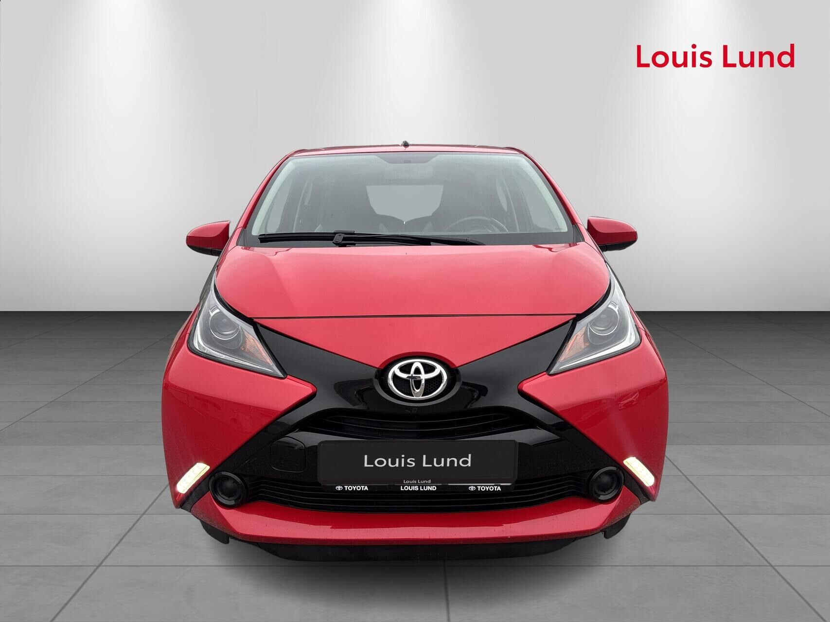 Rød Toyota Aygo fra 2015