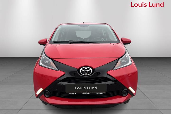 Rød Toyota Aygo fra 2015