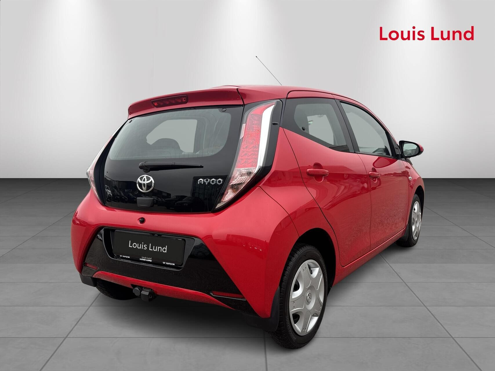 Rød Toyota Aygo fra 2015