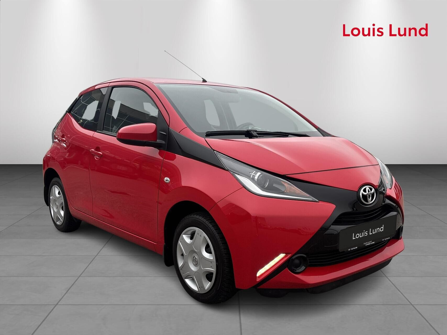 Rød Toyota Aygo fra 2015
