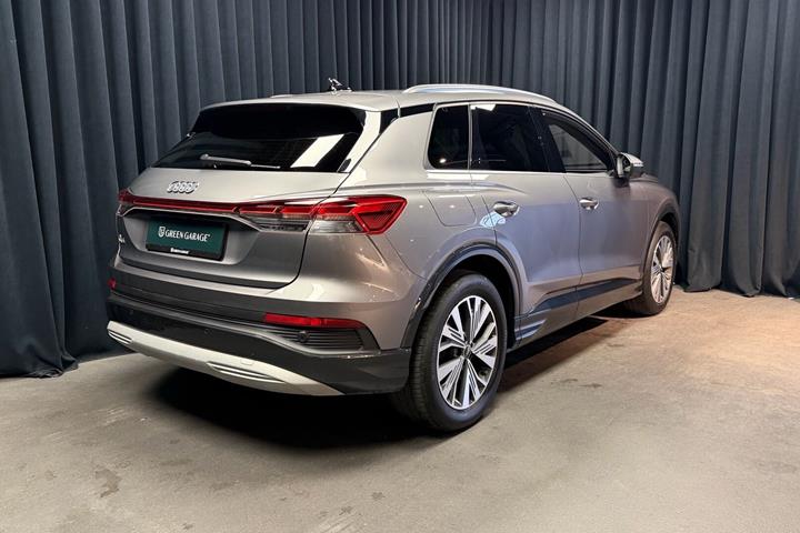 Grå Audi Q4 fra 2024