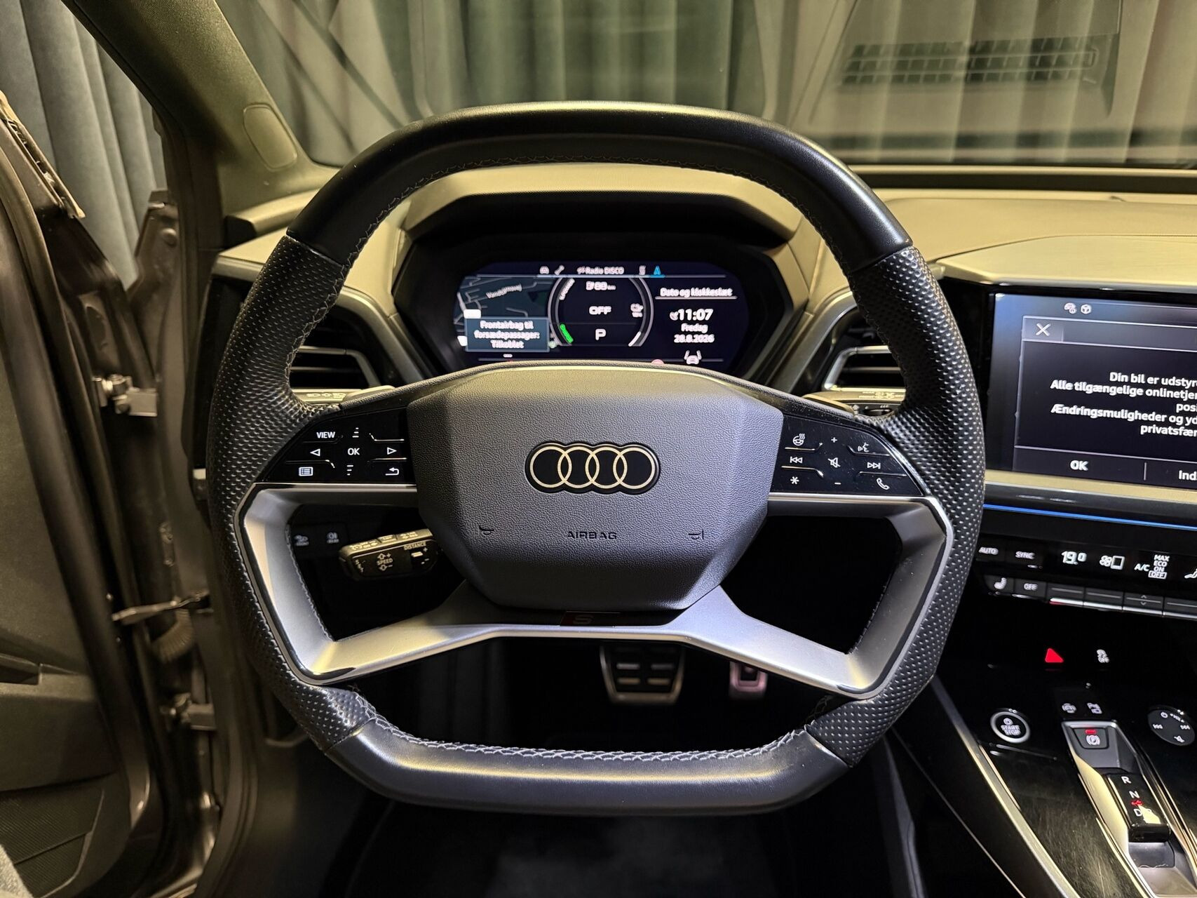 Grå Audi Q4 fra 2024