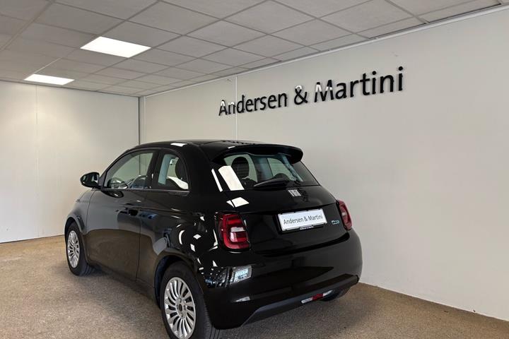 Sort Fiat 500e fra 2023