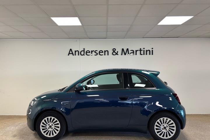 Grøn Fiat 500e fra 2023