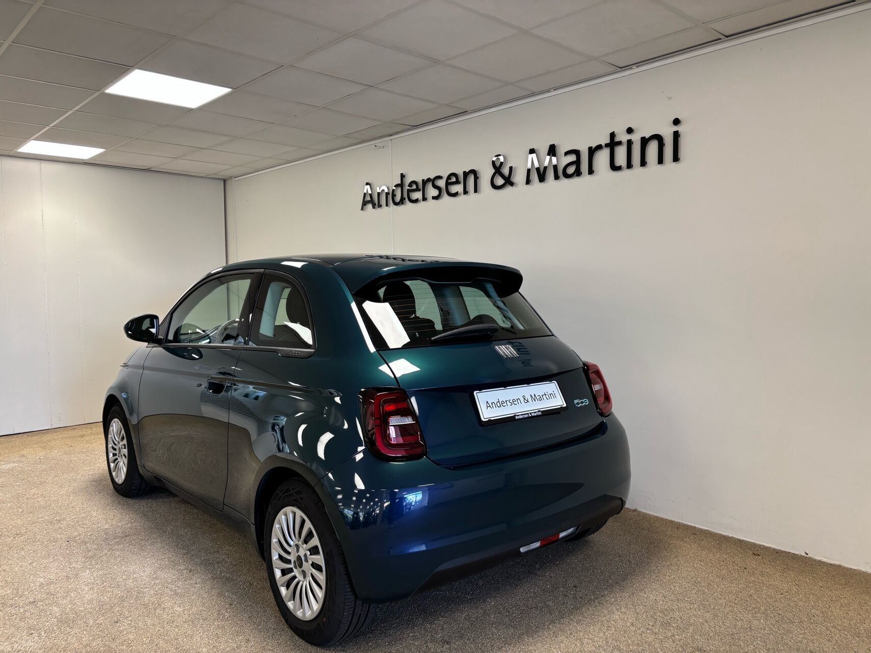 Grøn Fiat 500e fra 2023
