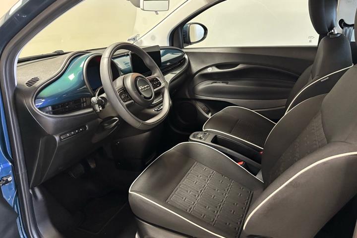 Grøn Fiat 500e fra 2023