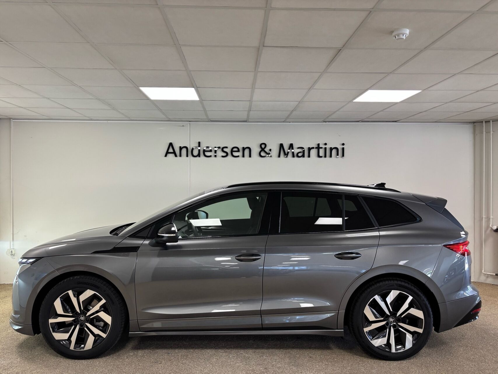 Grå Skoda Enyaq fra 2026