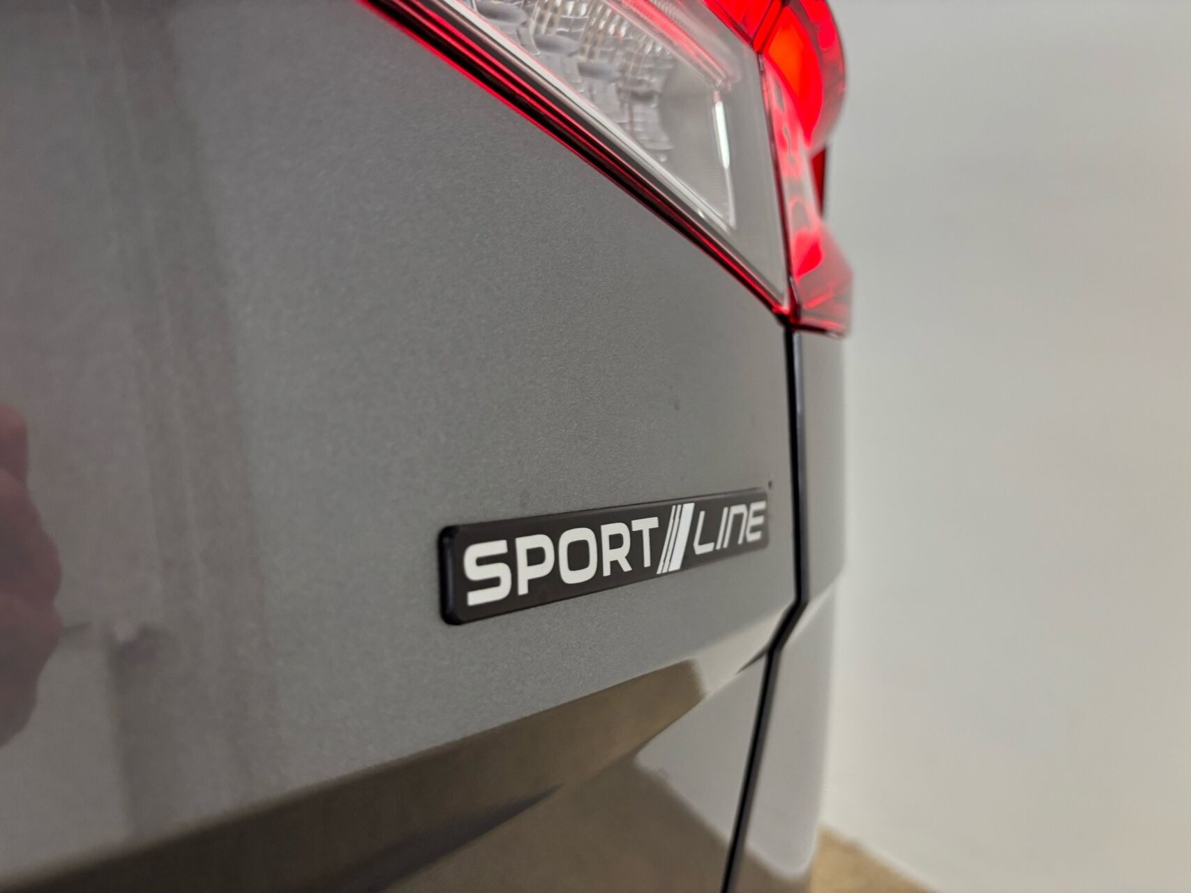 Grå Skoda Enyaq fra 2026