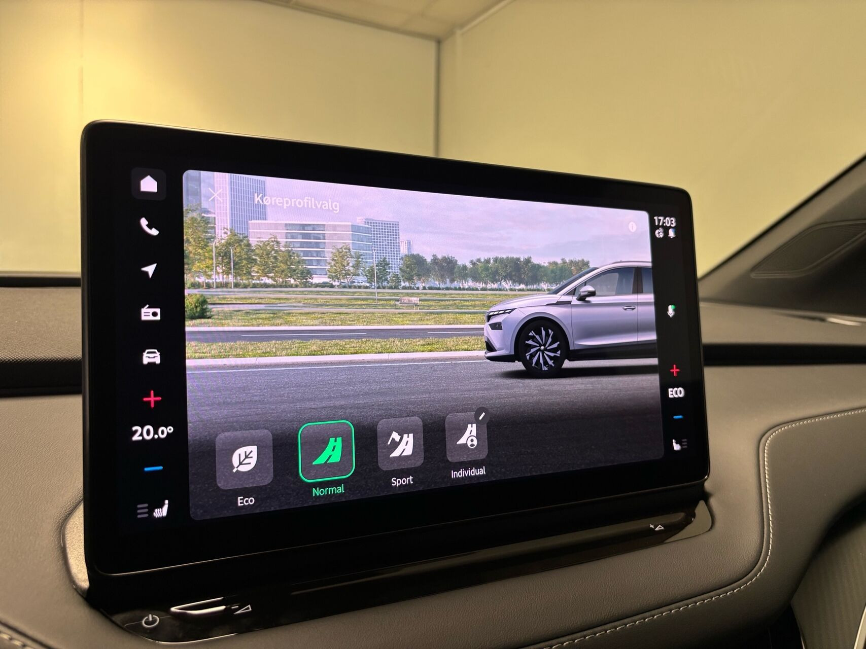 Grå Skoda Enyaq fra 2026