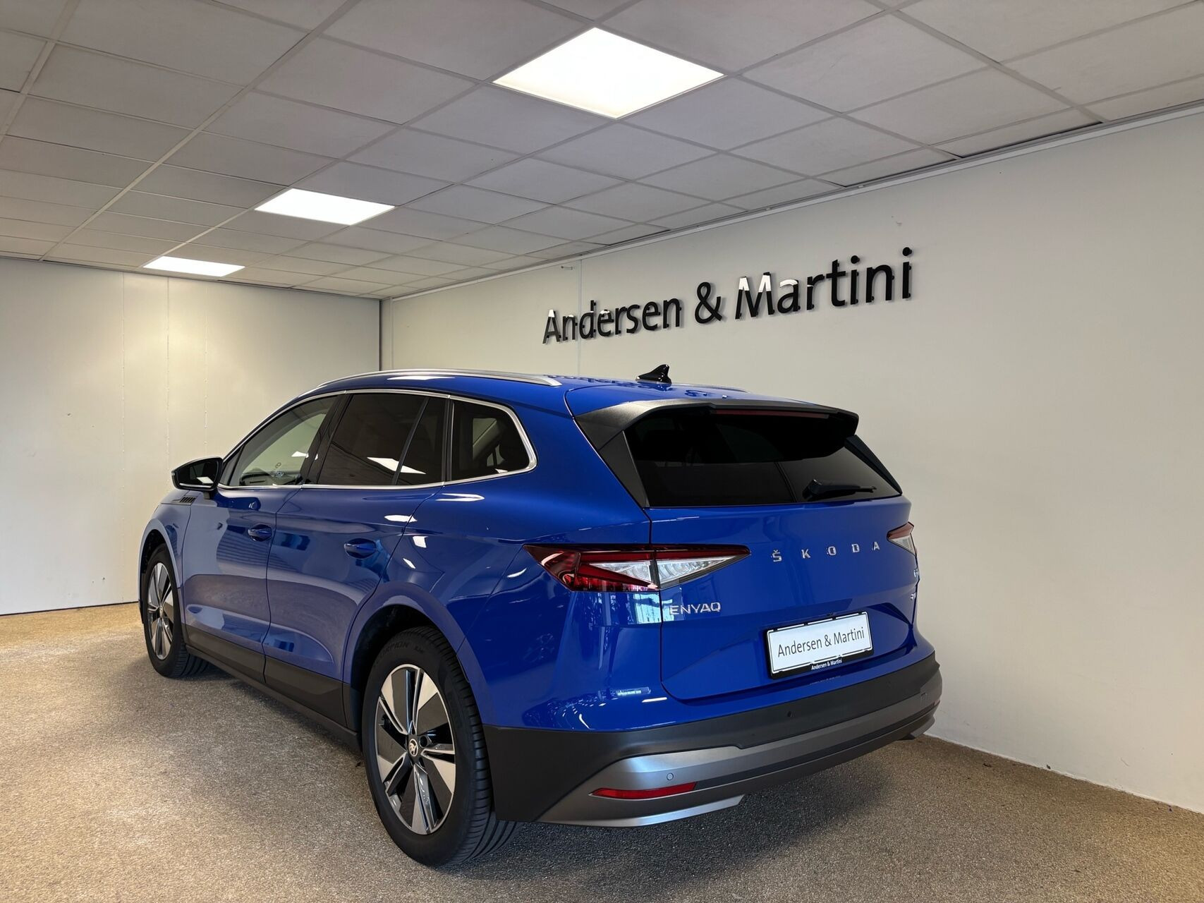 Blå Skoda Enyaq fra 2023
