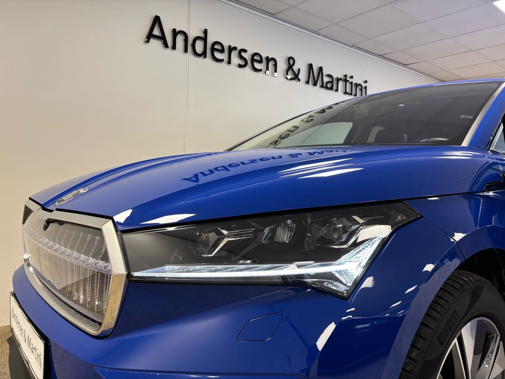 Blå Skoda Enyaq fra 2023