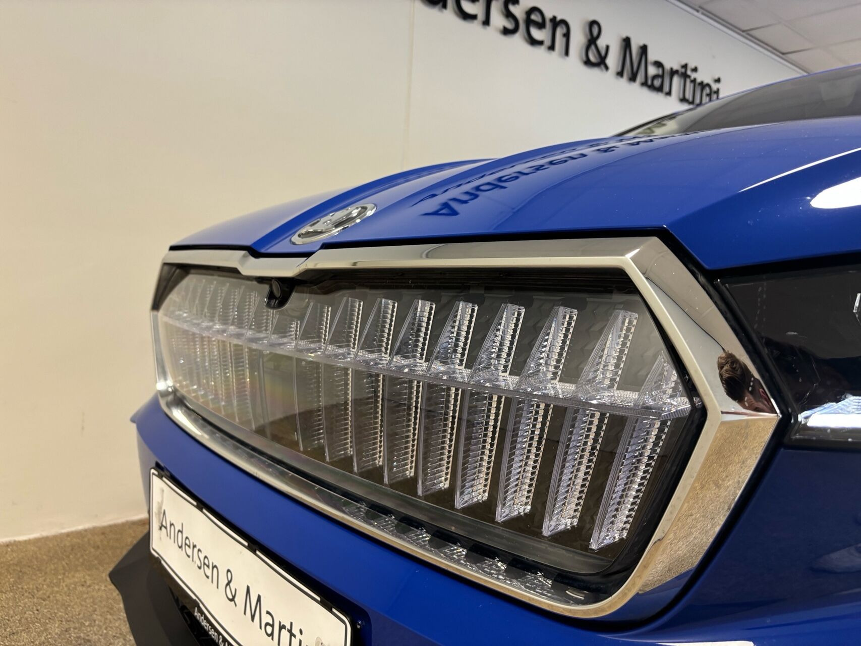 Blå Skoda Enyaq fra 2023