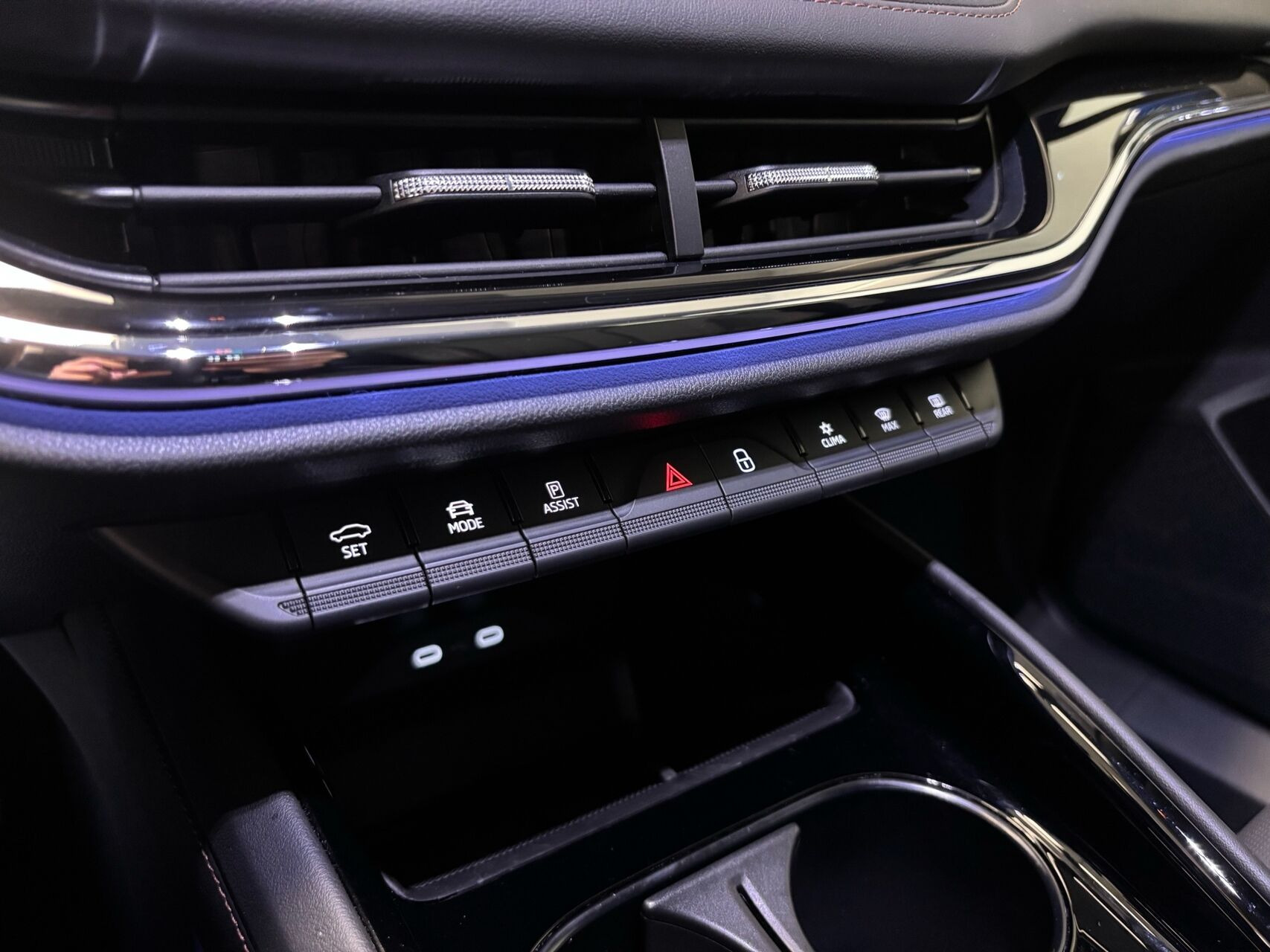 Blå Skoda Enyaq fra 2023