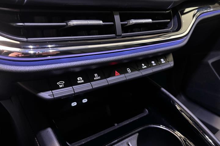 Blå Skoda Enyaq fra 2023